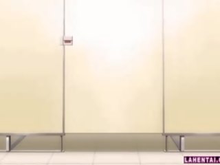 Hentai bạn gái được fucked lược từ phía sau trên công khai nhà vệ sinh