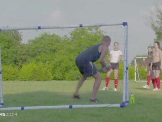 Ultrafilms legendary dört futbol kızlar şişman asyalı koç için vücut geliştirme irklararası grup seks & vermek onu the sıcak patron içinde onun hayat