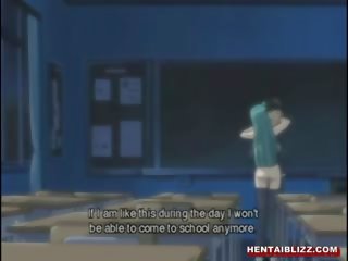 Gros seins hentaï étudiante obtient léché son chatte en la salle de classe