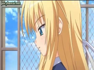 Blondýna anime rys robí robenie chodidlom